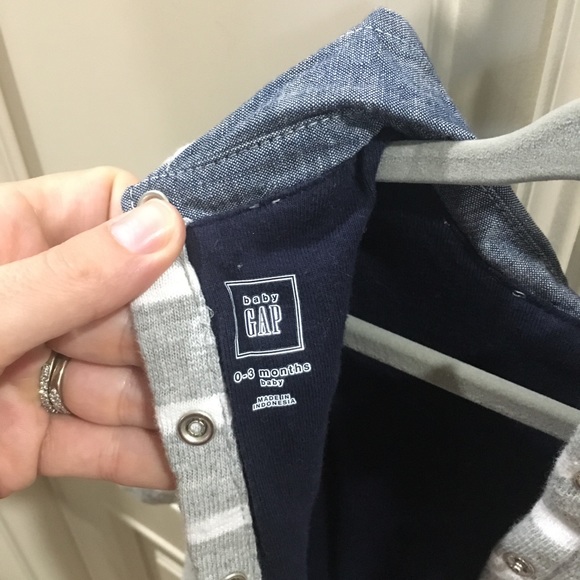 Baby Gap 3 in 1 One Piece - Picture 3 of 3